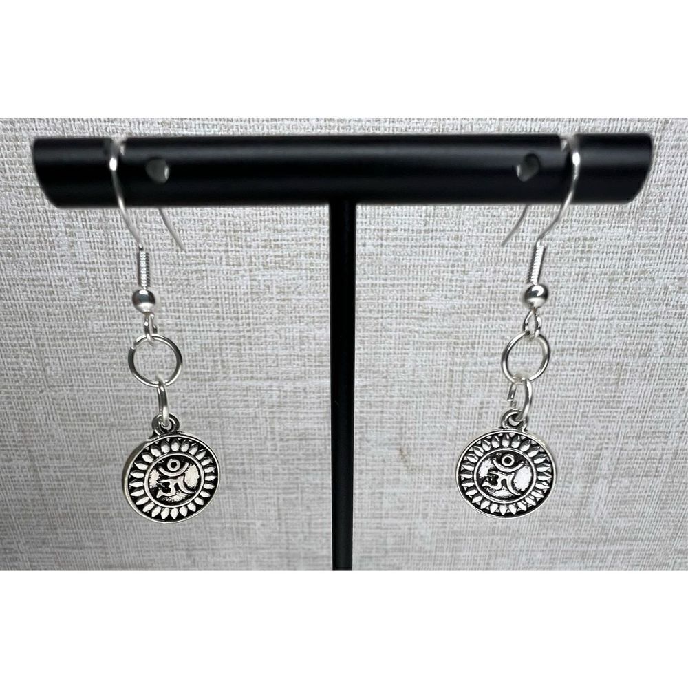 NWT Handmade Silver Dangly Pendant Earrings With Om Symbol